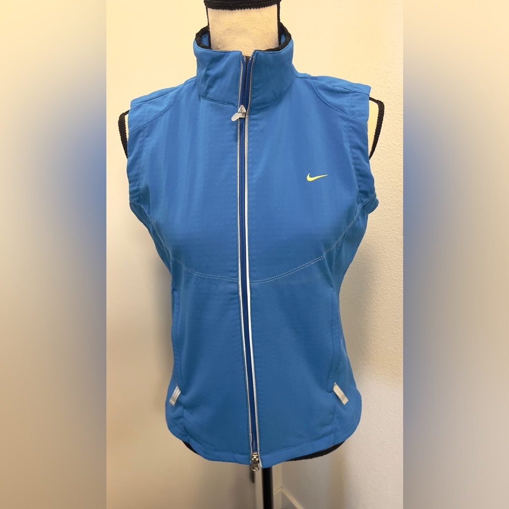 Preowned like new Nike sphere pro blue vest size S